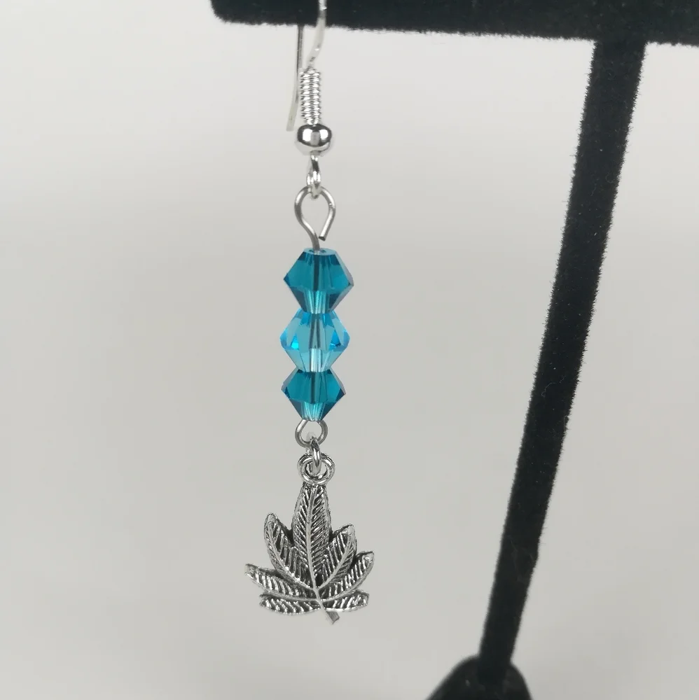 Cannabis leaf dangle earrings two tone blue faceted glass beads counter culture - Picture 3 of 3
